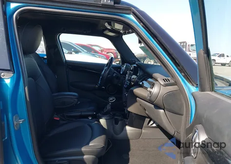 2017 Mini Hardtop Cooper из США, поврежденный, VIN WMWXU1C39H2F77401